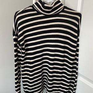 JCREW like new striped turtleneck. Black/white
